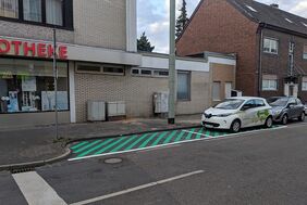 Renault ZOE an Ladesäule in Fischeln